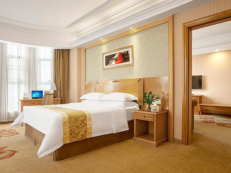 Vienna Hotel Shenzhen View Lake Park Dış mekan fotoğraf